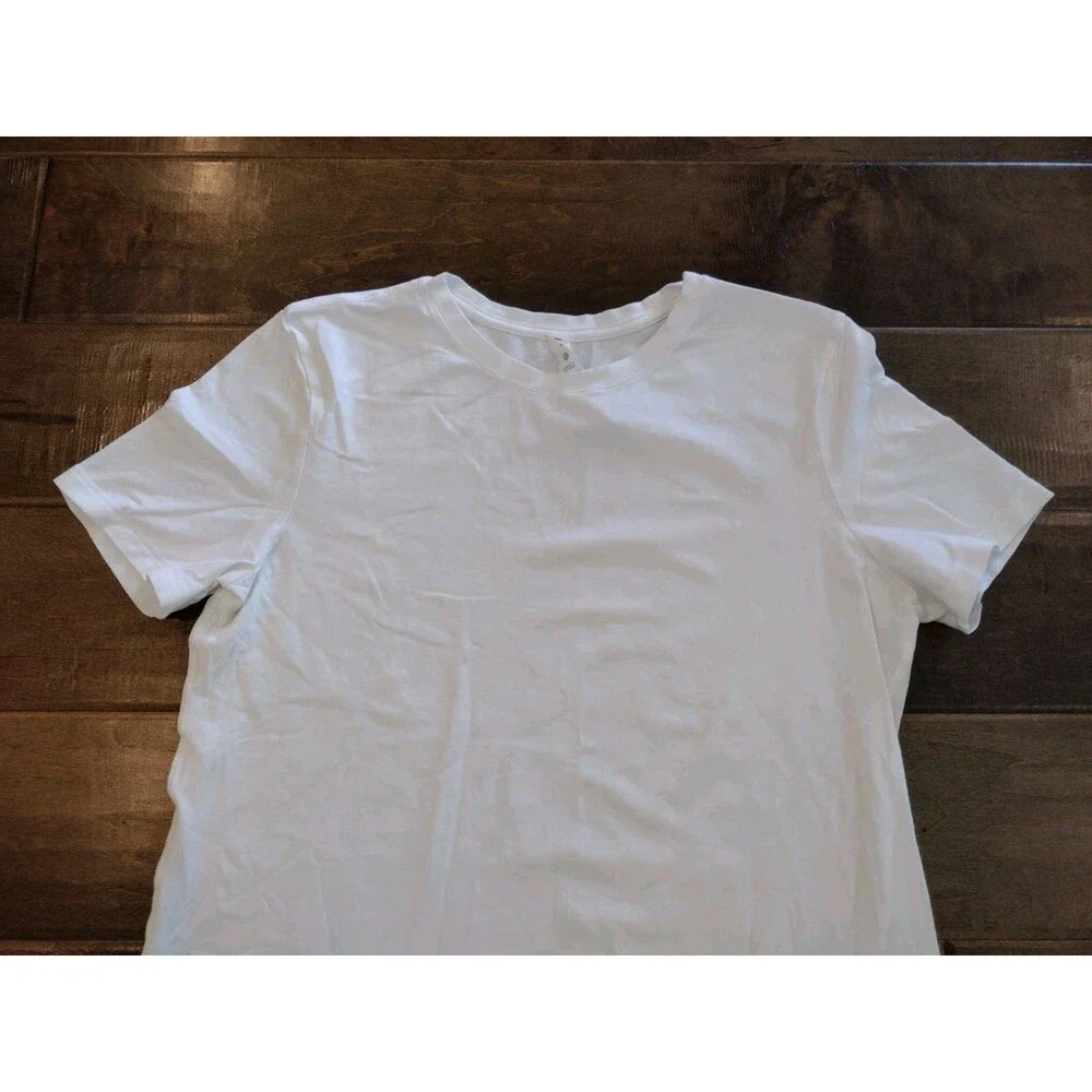 LULULEMON Women's EEUC Love White crewneck  short-sleeve t-shirt tee - size 4